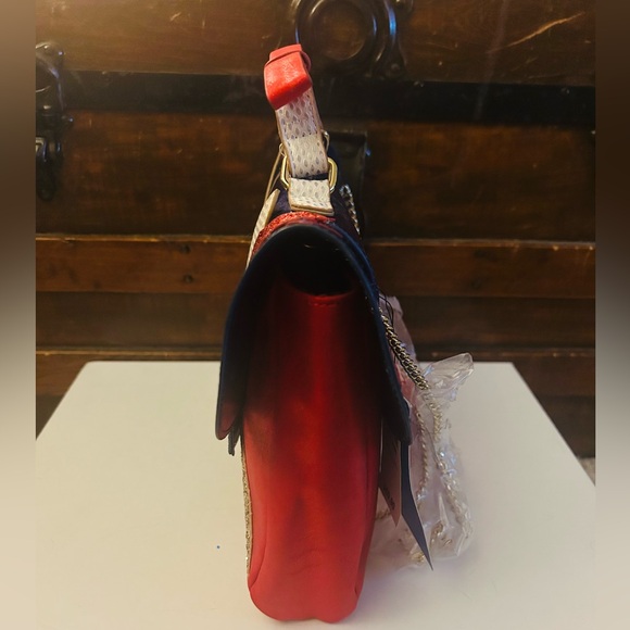 Danielle Nicole- Disney Snow White Bag - NWT - Picture 2 of 7